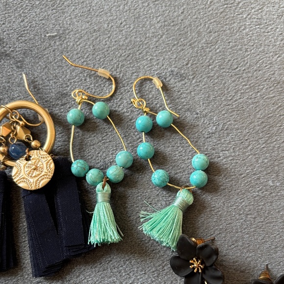 8 Multicolor Earring Set - Picture 9 of 9